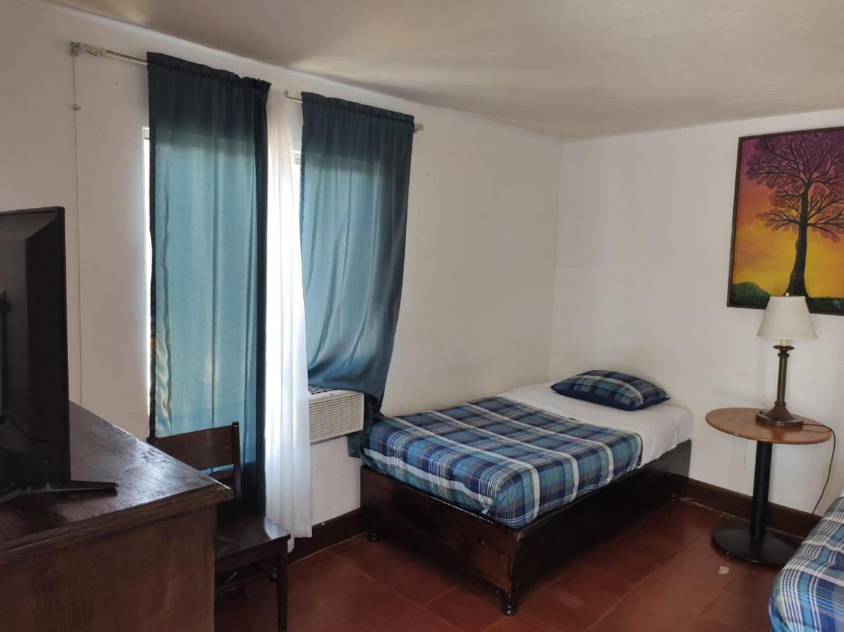 מונטריי Antique Hotel Boutique Barrio Antiguo מראה חיצוני תמונה